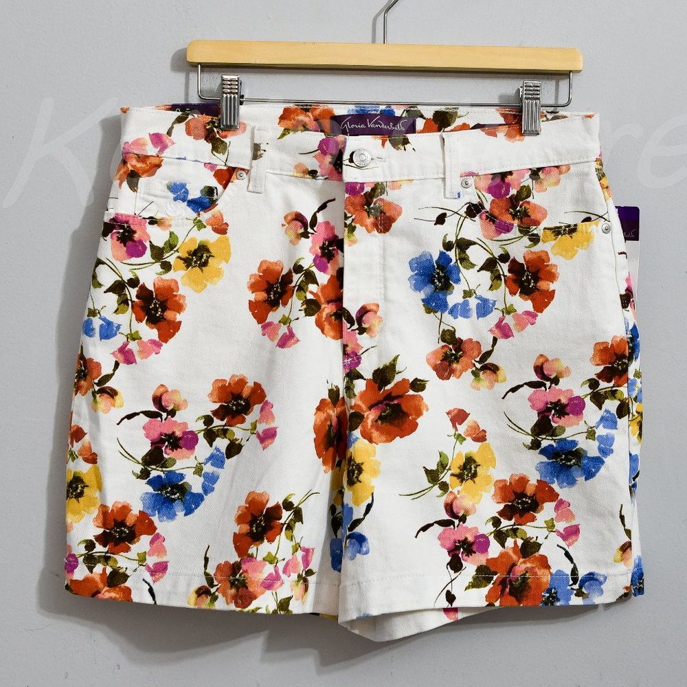 Size 14 White Gloria Vanderbilt Ladies' Amanda Short‎
